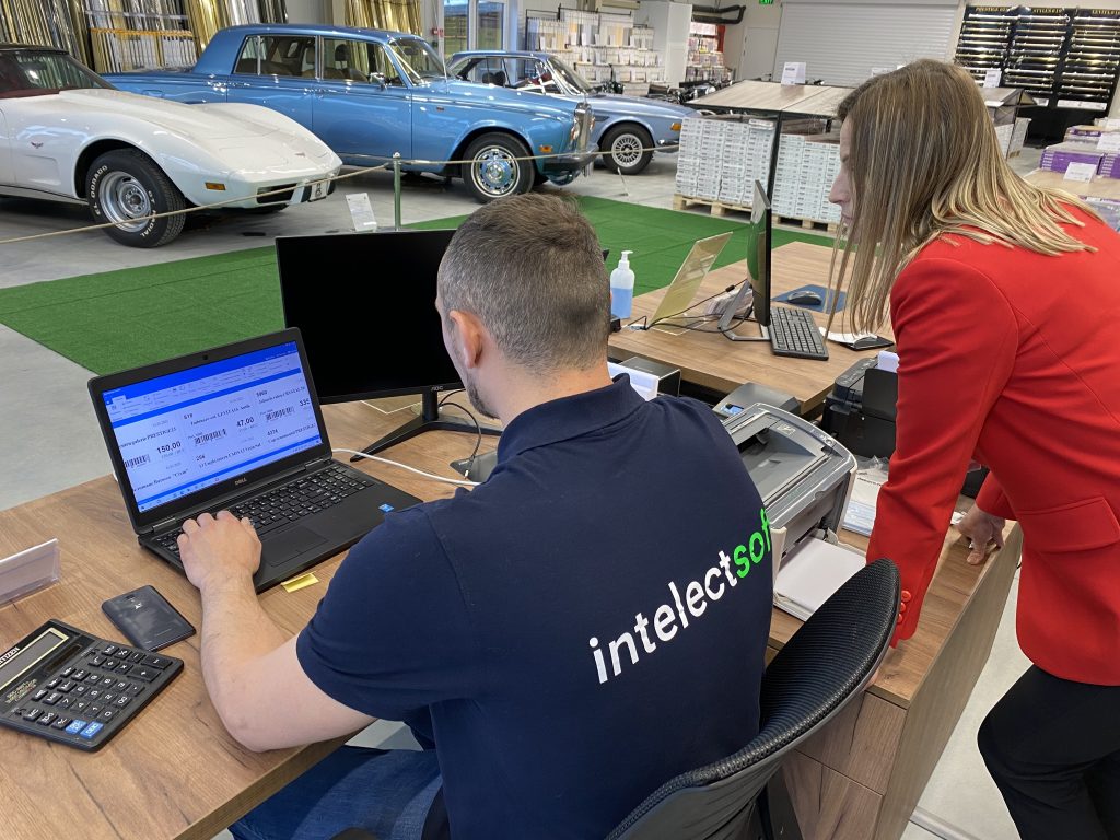 automatizarea cu succes a showroom-ului dekora intelectsoft